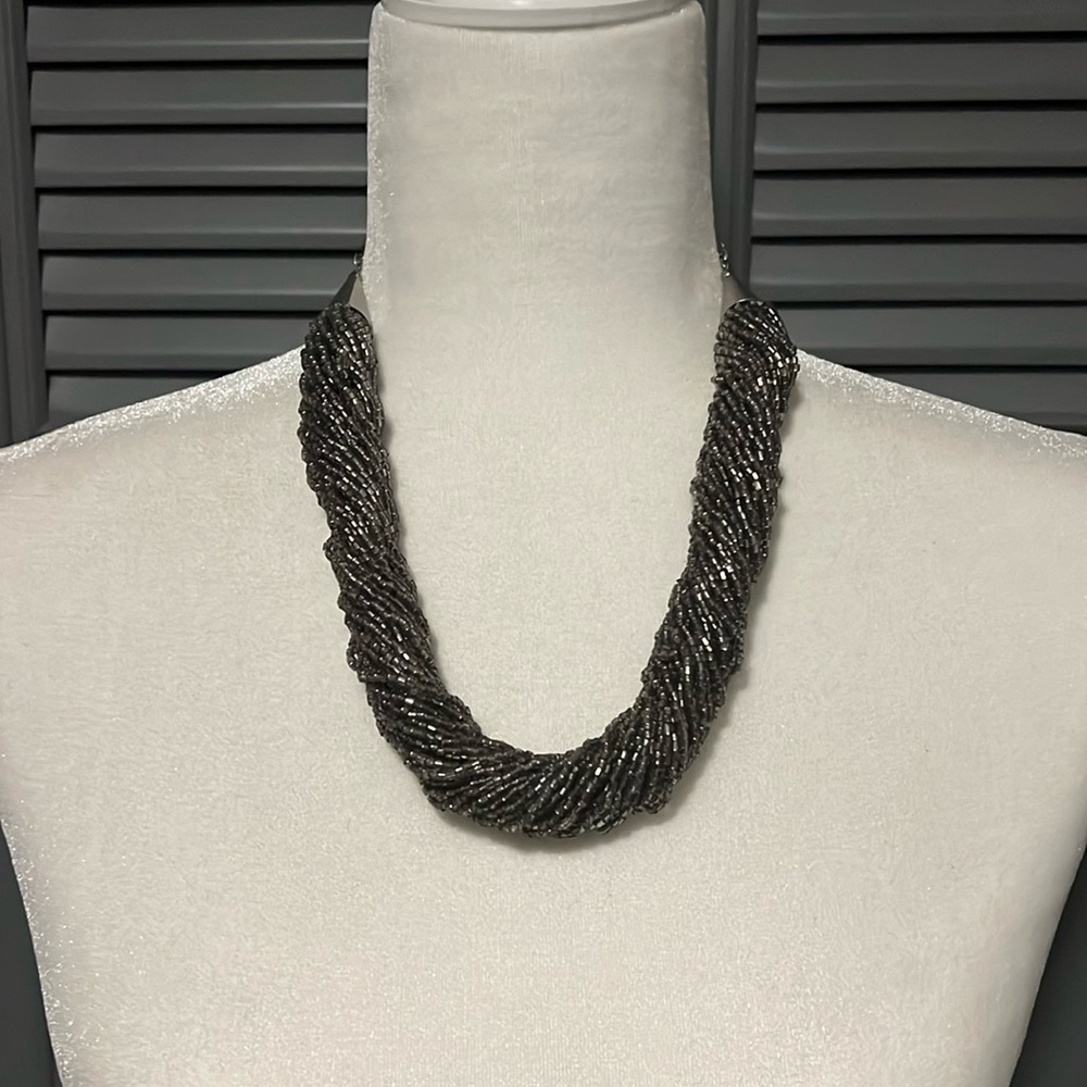 Elegant Twisted Bead Necklace